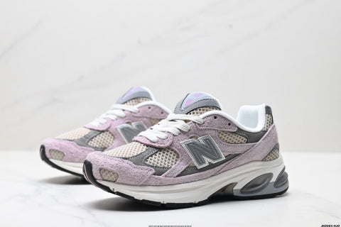 New Balance M2010 series athletic shoes, running shoes, chunky style, mesh, casual.