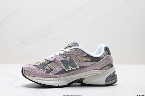 New Balance M2010 series athletic shoes, running shoes, chunky style, mesh, casual.