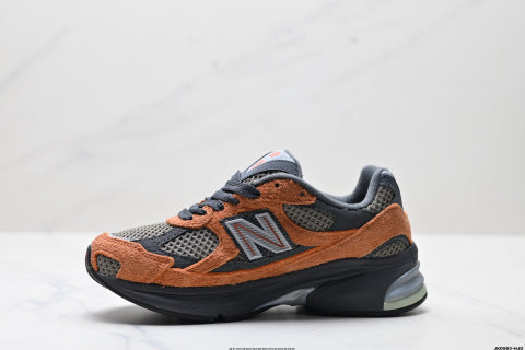 New Balance M2010 series running shoes, athletic shoes, breathable and cushioned mesh, casual wear.