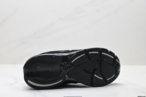 New Balance M2010 series running shoes, athletic shoes, breathable mesh, slip-resistant, wear-resistant, and cushioning.