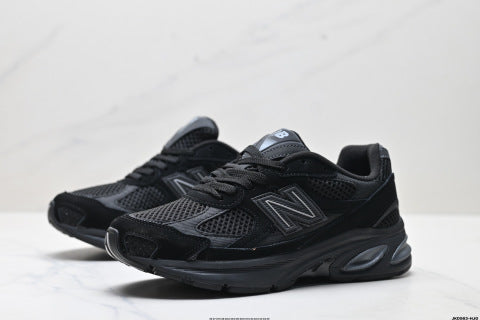 New Balance M2010 series running shoes, athletic shoes, breathable mesh, slip-resistant, wear-resistant, and cushioning.