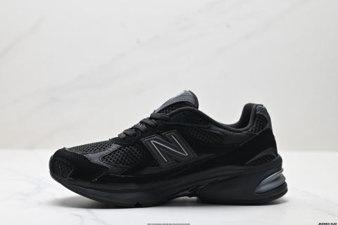 New Balance M2010 series running shoes, athletic shoes, breathable mesh, slip-resistant, wear-resistant, and cushioning.