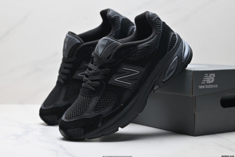 New Balance M2010 series running shoes, athletic shoes, breathable mesh, slip-resistant, wear-resistant, and cushioning.