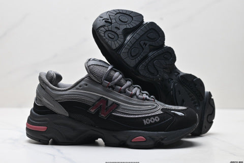 New Balance 1000 series athletic shoes, running shoes, slip-resistant and durable, suitable for casual sports.