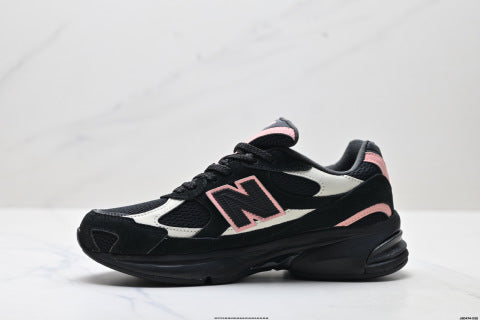 New Balance 2010 series athletic shoes, running shoes, retro dad style, mesh casual style.