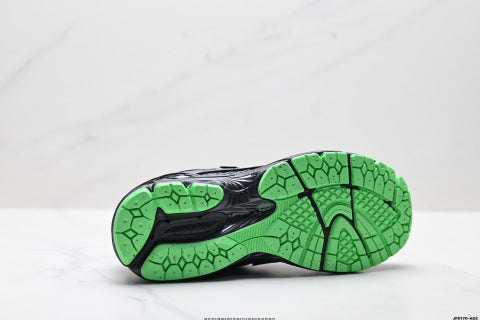 New Balance M1906 series athletic shoes, casual and comfortable, slip-resistant and durable, chunky sneaker style.