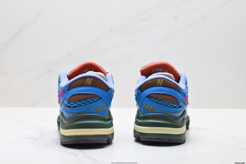 New Balance 1000 series running shoes, athletic shoes, comfortable, non-slip, low-top casual style.
