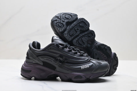 New Balance 1000 series running shoes, athletic shoes, comfortable, non-slip, low-top casual style.