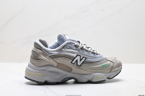 New Balance 1000 series athletic shoes, running shoes, comfortable, slip-resistant, durable, and casual.