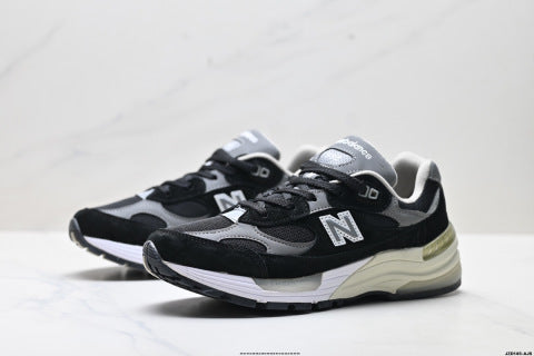 New Balance 992 series running shoes, classic casual sports shoes, versatile chunky sneakers.
