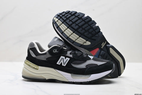 New Balance 992 series running shoes, classic casual sports shoes, versatile chunky sneakers.