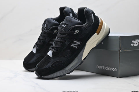 New Balance 992 series running shoes, classic casual sports shoes, versatile chunky sneakers.