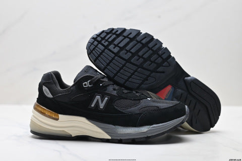 New Balance 992 series running shoes, classic casual sports shoes, versatile chunky sneakers.