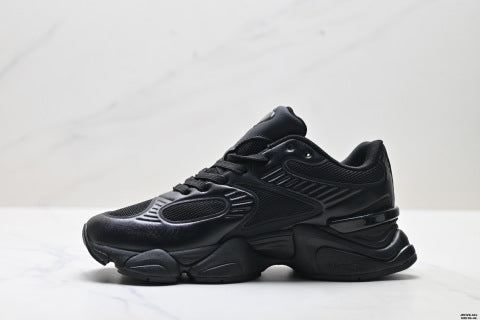 New Balance M2000 series running shoes: stylish, versatile, shock-absorbing, slip-resistant, and durable.