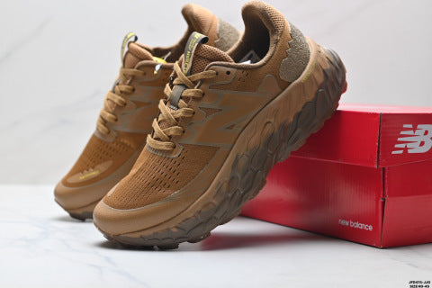 New Balance MTMORLY3 running shoes: Thick sole for added height and cushioning, versatile and stylish.
