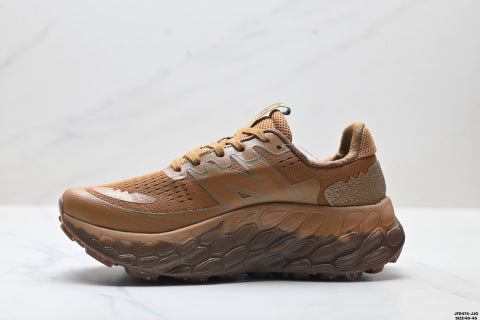 New Balance MTMORLY3 running shoes: Thick sole for added height and cushioning, versatile and stylish.