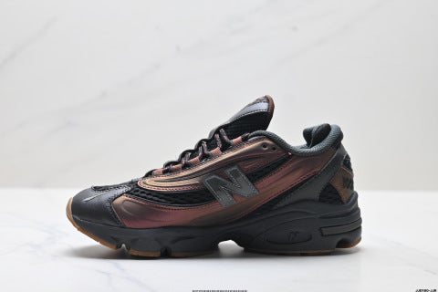 New Balance 1000 series athletic shoes, running shoes, slip-resistant, durable, breathable, casual shoes.