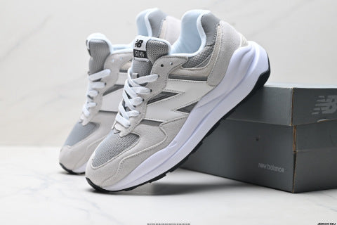 New Balance 5740 series running shoes, athletic shoes, slip-resistant, wear-resistant, and cushioned.