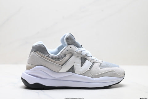 New Balance 5740 series running shoes, athletic shoes, slip-resistant, wear-resistant, and cushioned.