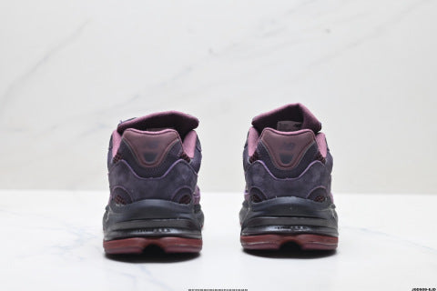 New Balance 2010 Series Sneakers: Durable and Breathable Mesh Fabric for Casual Running