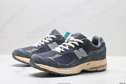 New Balance 2002R running shoes, athletic shoes, comfortable, slip-resistant, durable, and casual.
