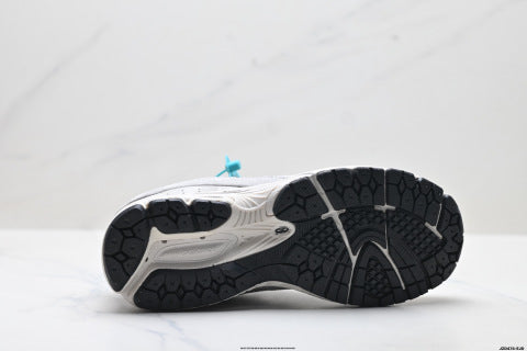New Balance 2002R running shoes, athletic shoes, comfortable, slip-resistant, durable, and casual.