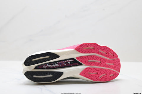 New Balance SC Trainer V3 series athletic shoes, running shoes, training sprint shoes, breathable and cushioned.