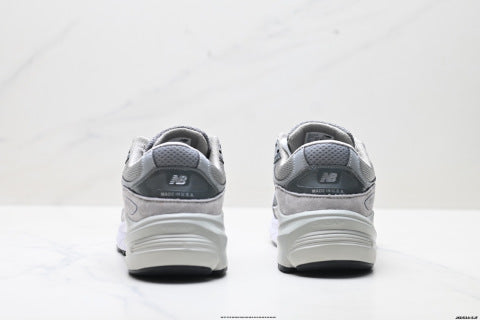 New Balance NB 990 series running shoes, breathable mesh upper, low-top casual shoes.