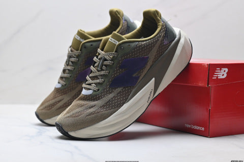 New Balance FuelCell running shoes: Simple mesh fabric, non-slip, wear-resistant, breathable, and lightweight.