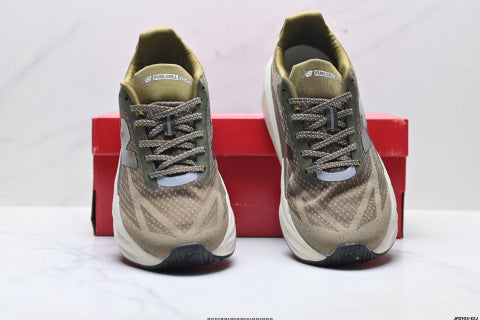 New Balance FuelCell Sneakers: Simple mesh fabric, non-slip, wear-resistant, breathable, and lightweight running shoes.