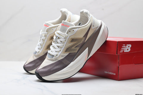 New Balance FuelCell running shoes, featuring a simple mesh design, slip-resistant, durable, breathable, and lightweight construction.