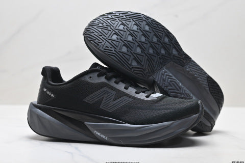 New Balance FuelCell running shoes, athletic shoes, simple design, slip-resistant, durable, breathable and lightweight.