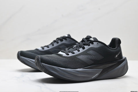 New Balance FuelCell running shoes, athletic shoes, simple design, slip-resistant, durable, breathable and lightweight.