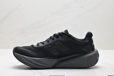 New Balance FuelCell running shoes, athletic shoes, simple design, slip-resistant, durable, breathable and lightweight.
