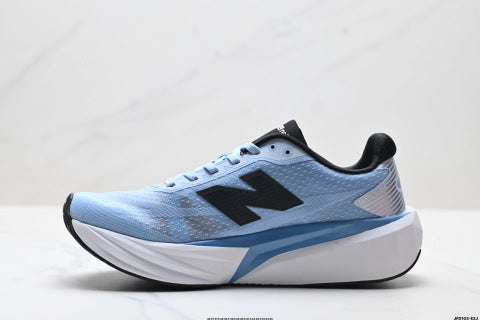 New Balance FuelCell running shoes, athletic shoes, simple design, slip-resistant, durable, breathable and lightweight.