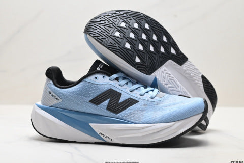 New Balance FuelCell running shoes, athletic shoes, simple design, slip-resistant, durable, breathable and lightweight.