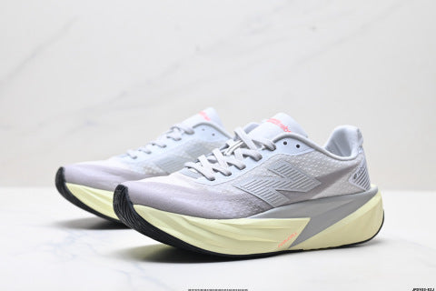 New Balance FuelCell athletic shoes, running shoes, men's and women's shoes, slip-resistant, wear-resistant, breathable and lightweight.