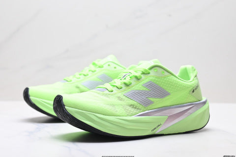 New Balance FuelCell athletic shoes, running shoes, men's and women's shoes, slip-resistant, wear-resistant, breathable and lightweight.