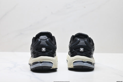 New Balance M1906 series athletic shoes, dad style, outdoor casual, breathable and cushioned.