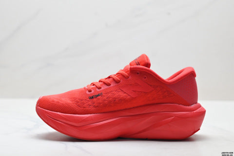 New Balance FuelCell running shoes: Simple mesh fabric, slip-resistant, durable, breathable, and lightweight.