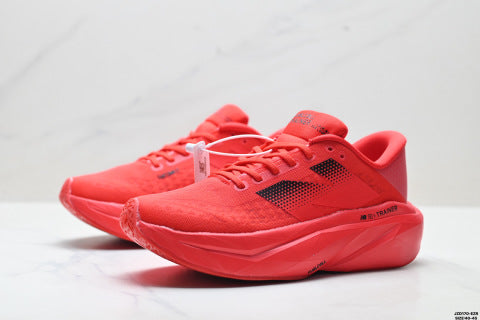 New Balance FuelCell running shoes: Simple mesh fabric, slip-resistant, durable, breathable, and lightweight.