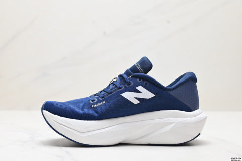 New Balance FuelCell running shoes: Simple mesh fabric, slip-resistant, durable, breathable, and lightweight.