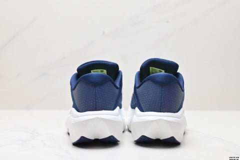 New Balance FuelCell running shoes: Simple mesh fabric, slip-resistant, durable, breathable, and lightweight.