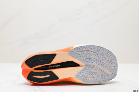New Balance FuelCell athletic shoes, running shoes, simple mesh fabric, non-slip, wear-resistant, breathable and lightweight.