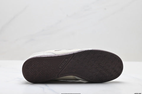 New Balance NB RC42 series athletic shoes, comfortable, versatile, slip-resistant, shock-absorbing, low-top casual sneakers.