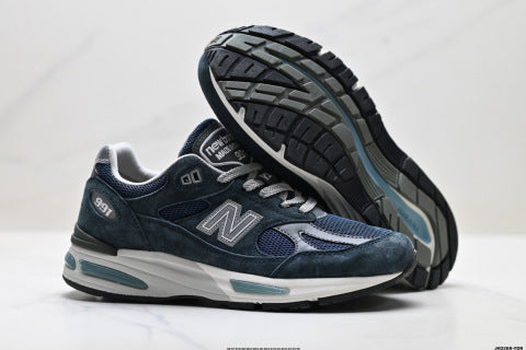 New Balance 991 series running shoes, classic and versatile casual athletic shoes.