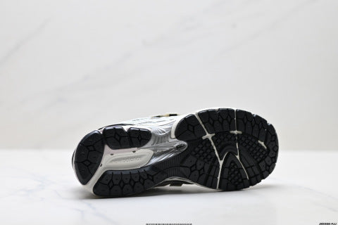 New Balance M1906 series athletic shoes, men's and women's running shoes, breathable and cushioned.