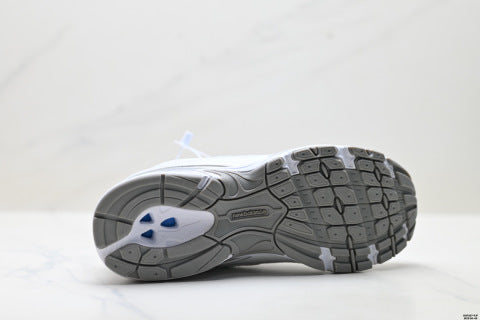New Balance 740 series running shoes for men and women, breathable and cushioned casual athletic shoes.
