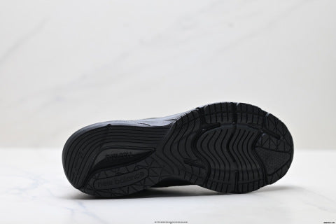 New Balance U990 running shoes, men's and women's shoes, breathable and cushioned.